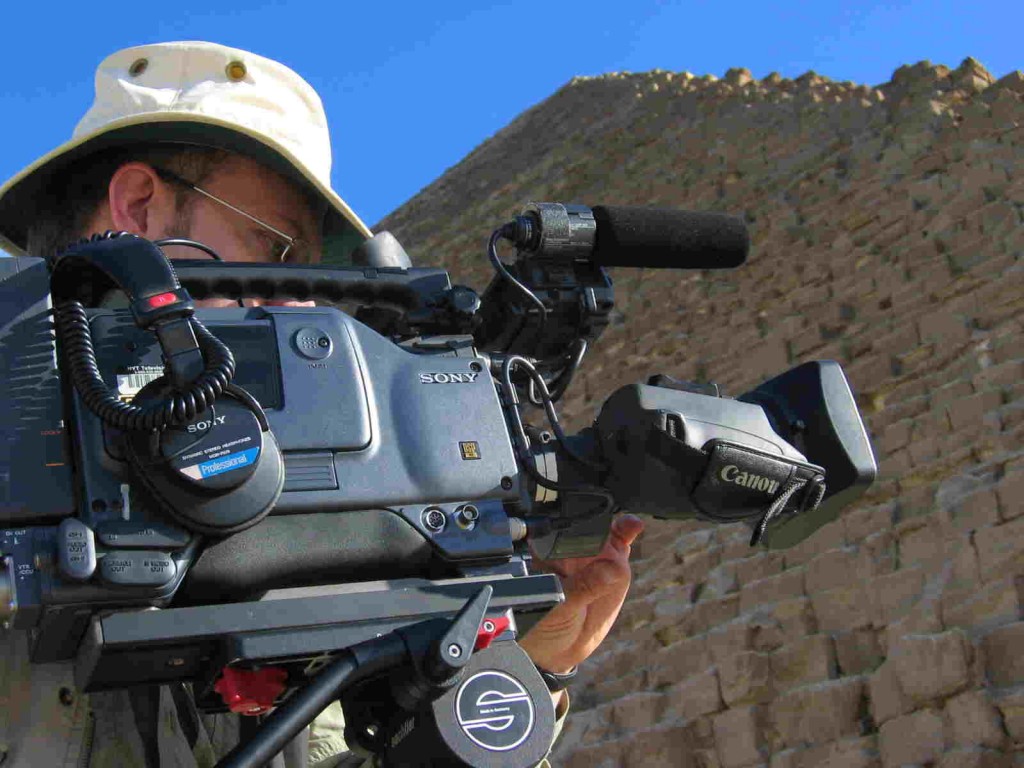 06_Docu_StolenTreasures
